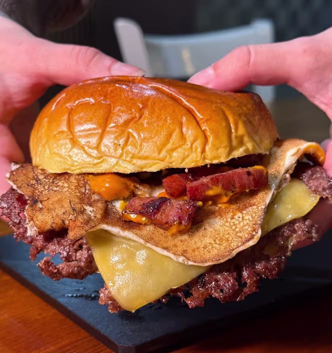 Valhalla Grill Burger Teatinos - 5