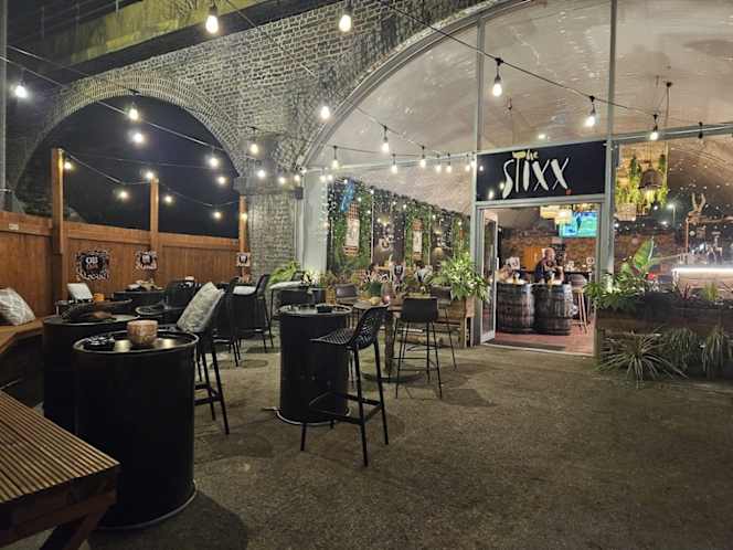 Stixx Alfresco Bar & Braai - 1