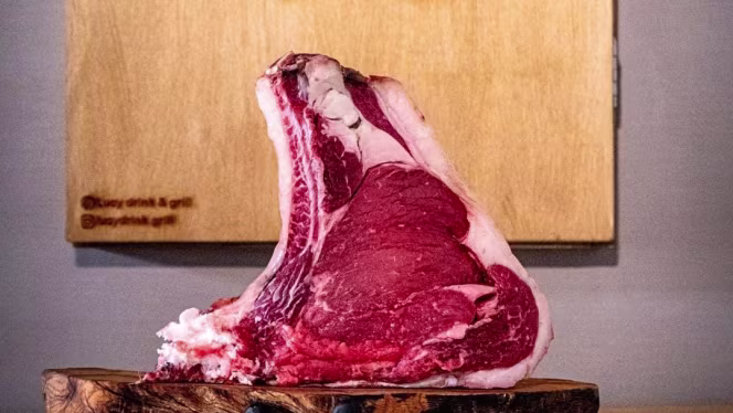 Lucy Drink & Grill - 1