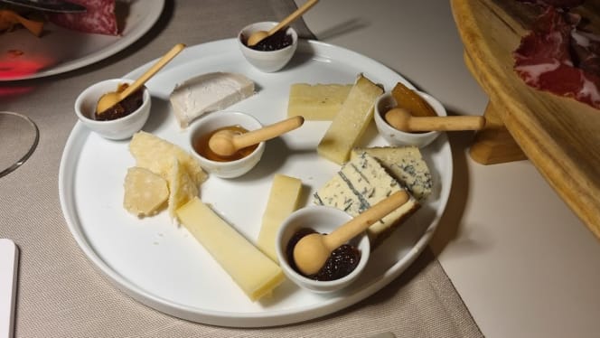 AmaBeef Steakhouse & Gintoneria - 3