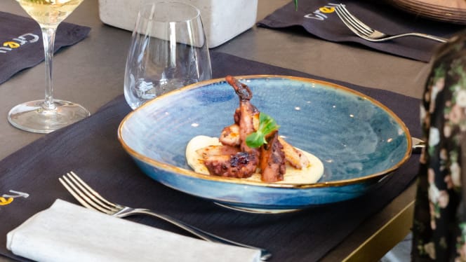 Grey Wine & Grill Restaurant - 4