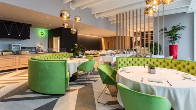 Grey Wine & Grill Restaurant - 9