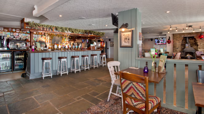 Red Lion Newquay - 6