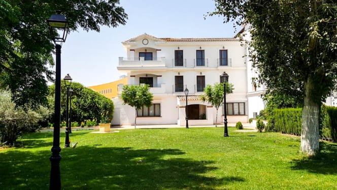 Los Dolmenes - Antequera - 0