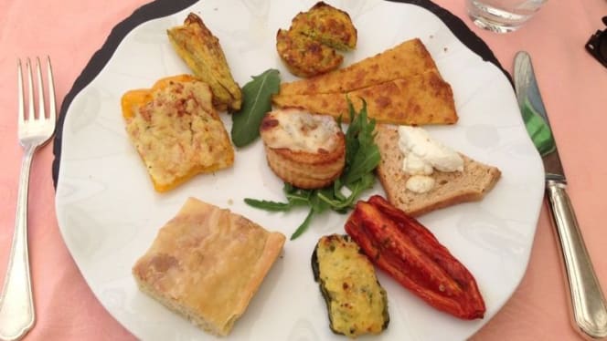 Hotel Lago Bin Restaurant - 9