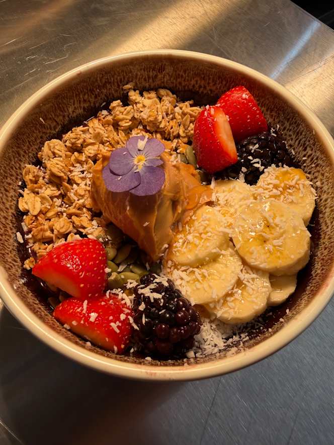 Alura Bar & Bistro - 4