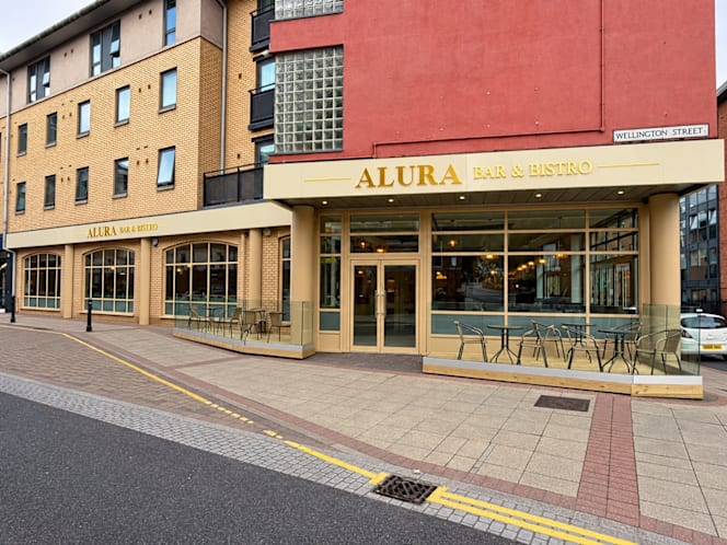 Alura Bar & Bistro - 5