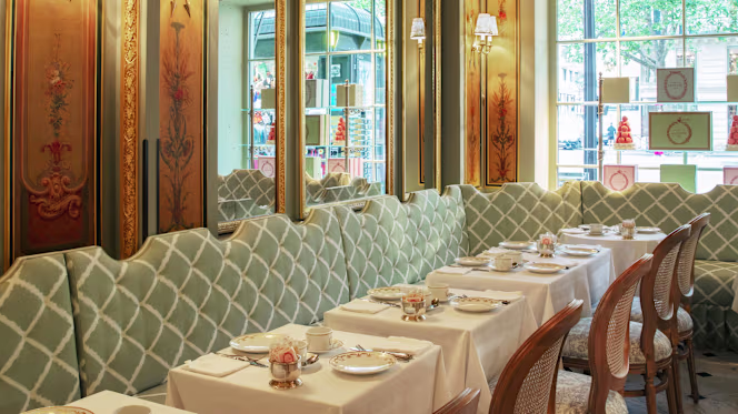 Ladurée Paris Royale - 2