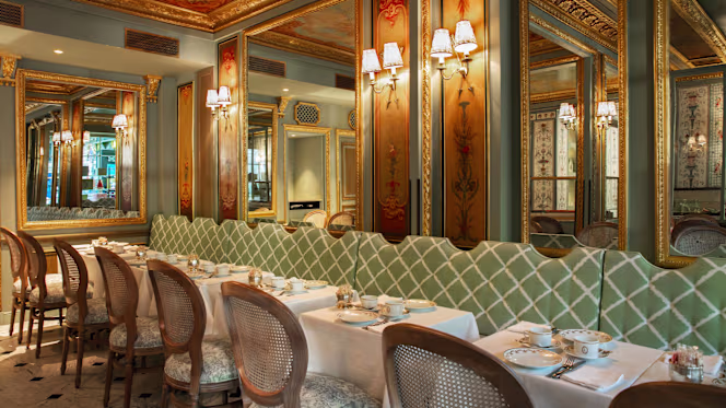 Ladurée Paris Royale - 1