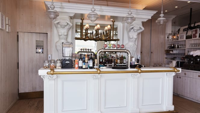 Old Navy Restaurant and Bar - 4