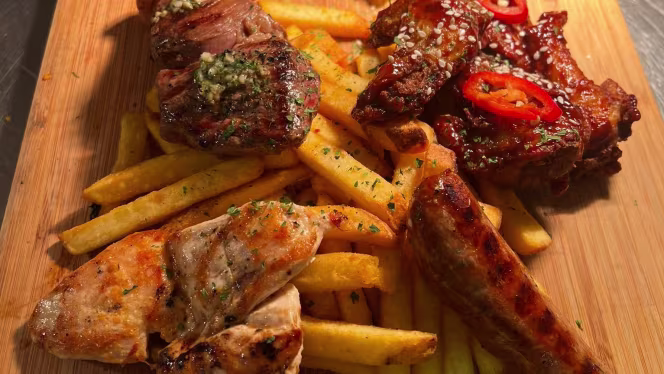 Street Corner Bar And Restaurant - Bournemouth - 4