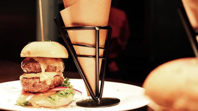 LG30/Lyckliga Gatan Bar & Matsal - 0