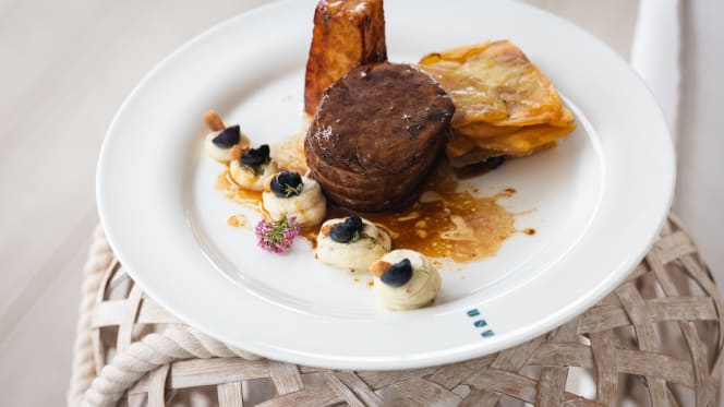 La Vela Bar & Restaurant - 4