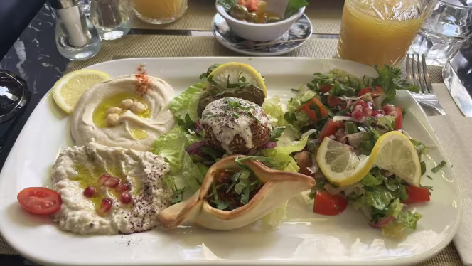 Leila L'Etoile - Paris - 7