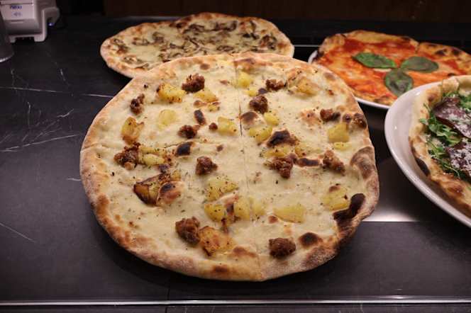 bigg boss pizzeria - 0