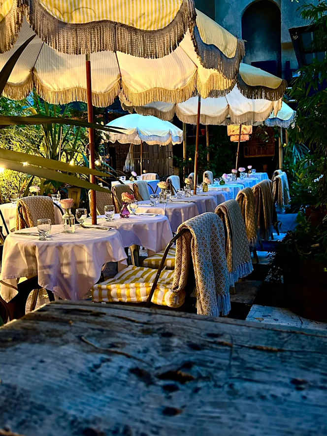 BISTRO BARDOT (The Turk’s Head) Bistro Restaurant Provencal - 9