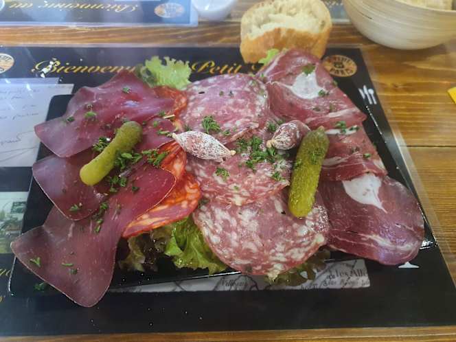Le Petit Paris - 8