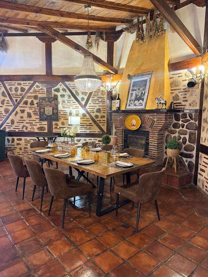 Los Rastrojos Grill - 2