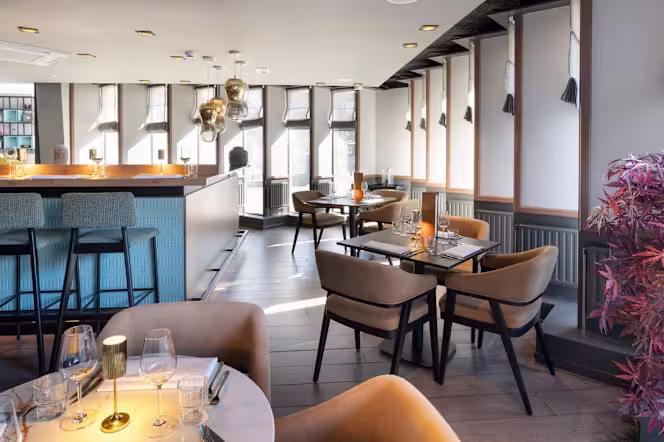 SALT Coastal Bistro & Bar (Europa Hotel) - 1