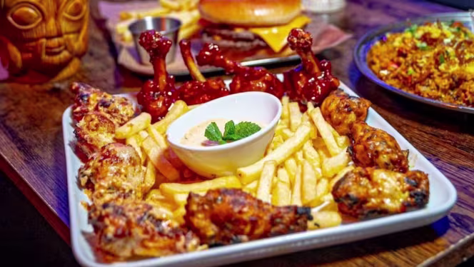 Aladdin's Shisha Lounge - 8