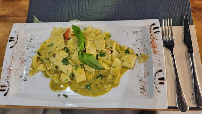 Yanuba GastroBar - 1