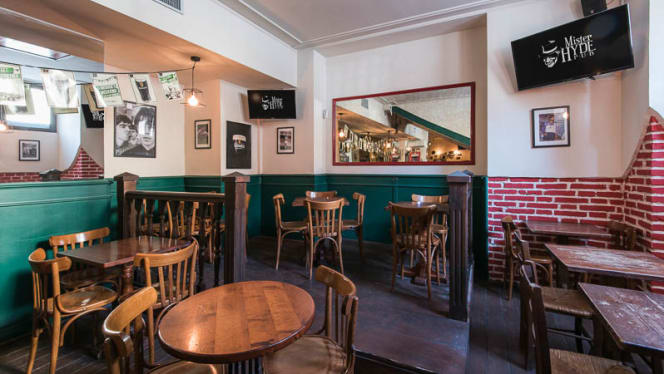 Mister Hyde Pub - 7