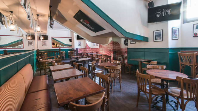 Mister Hyde Pub - 8