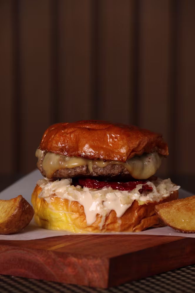 Malafama Burger Pub - 4