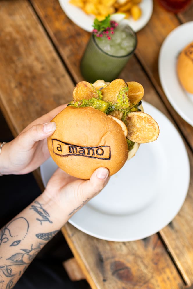 A Mano Gin&Burgers Bcn - 1