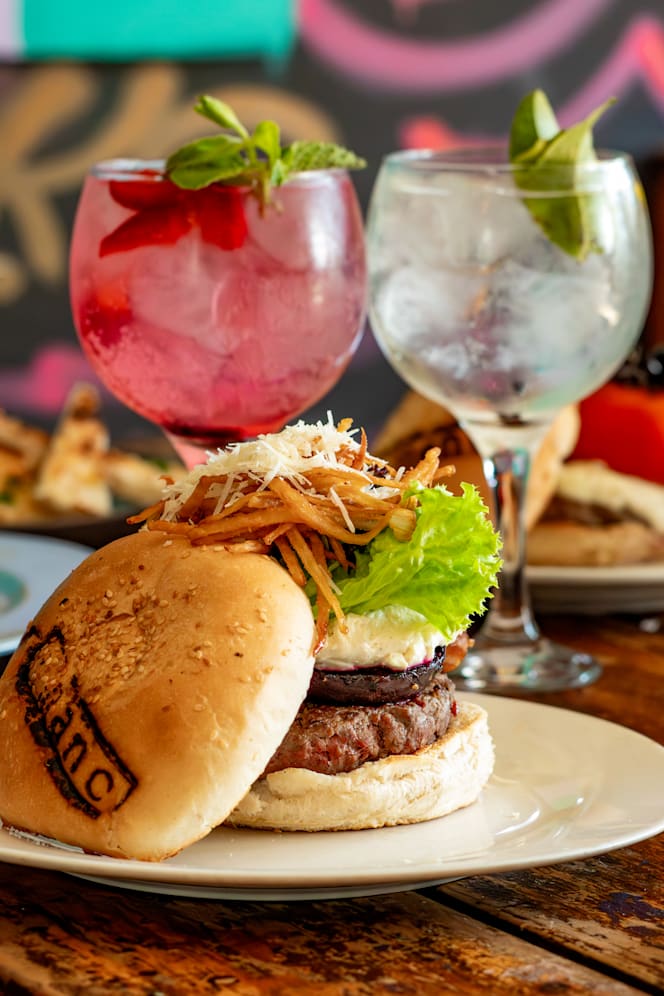 A Mano Gin&Burgers Bcn - 3