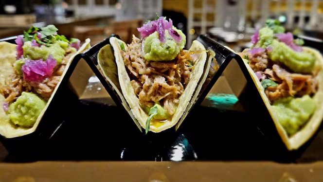 Fins Tapas & Cocktails - 8