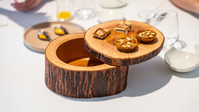 Nadiu Restaurant - 1