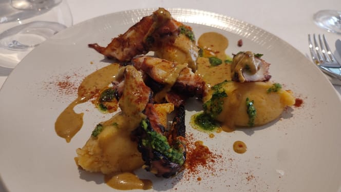 Nadiu Restaurant - 6