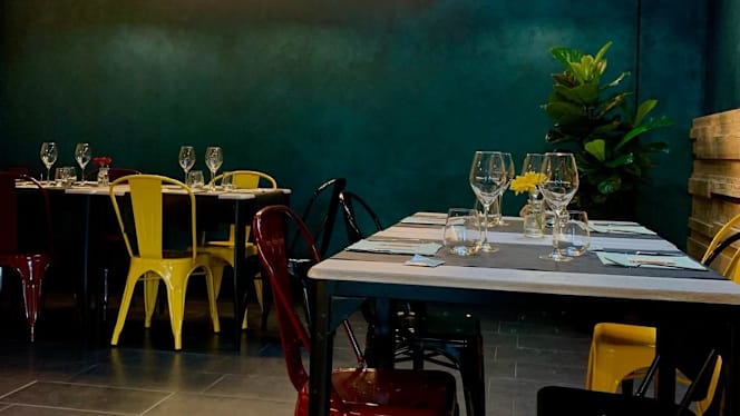 Smokin' Hot Barbecue - Smokehouse - 3