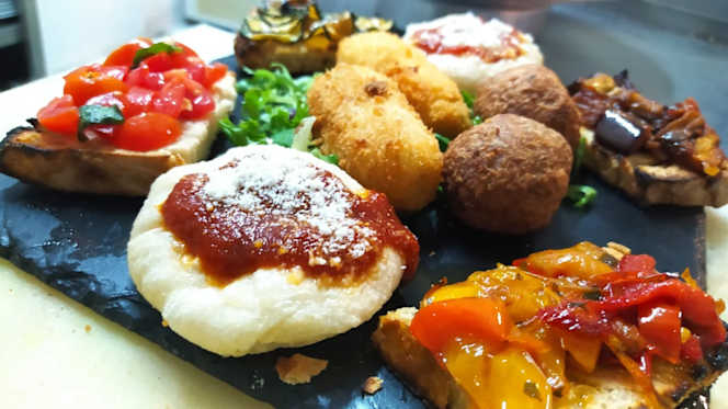 Oinè  trattoria italiana - 9