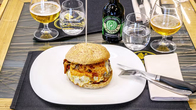 Donna Burgherita - 2