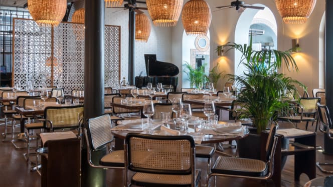 Flow Restaurant & Bar - 9