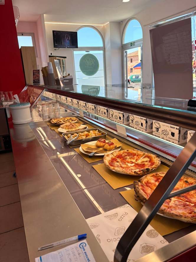 Raf pizzeria - 8