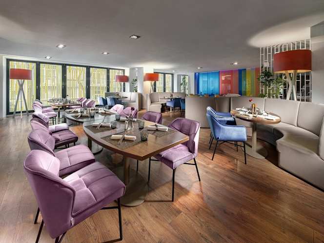 Signature Restaurant at Clarion Café - 6