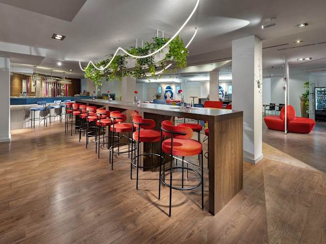 Signature Restaurant at Clarion Café - 7