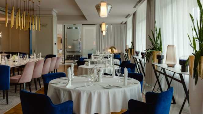 Monty Restaurant - 2