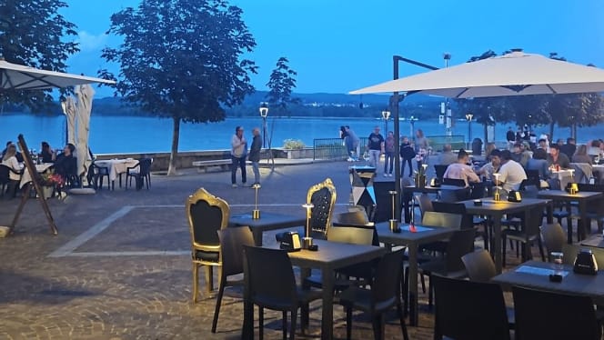 GOLD loungebar & food - 9