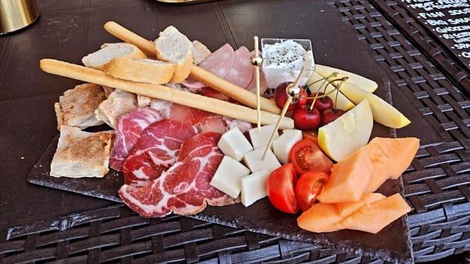 GOLD loungebar & food - 3