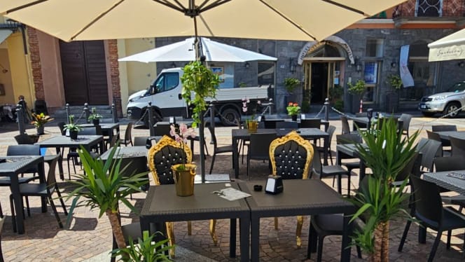 GOLD loungebar & food - 8