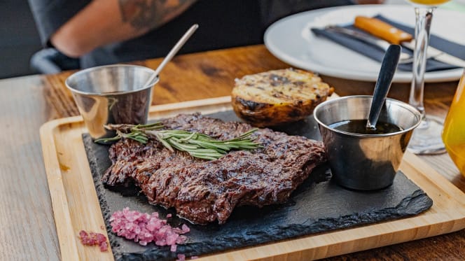 Típico Asador Argentino - 8