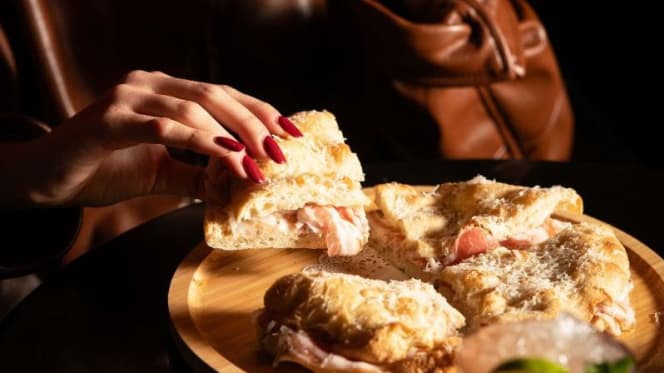 Flapper Cocktail Room - 0