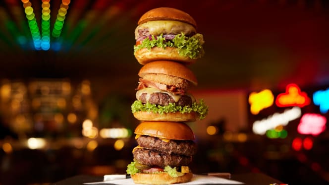 Aviator Sports Bar & Restaurant - 6