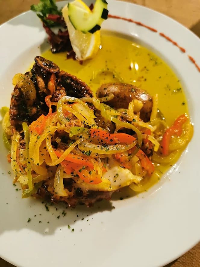 Dona Joana Rabo-de-Peixe - 3