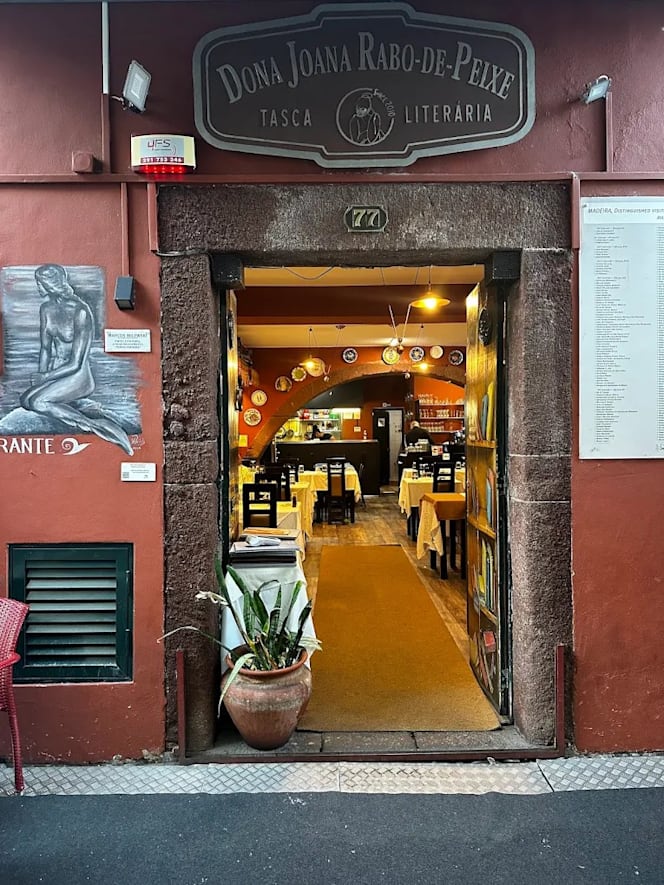 Dona Joana Rabo-de-Peixe - 6