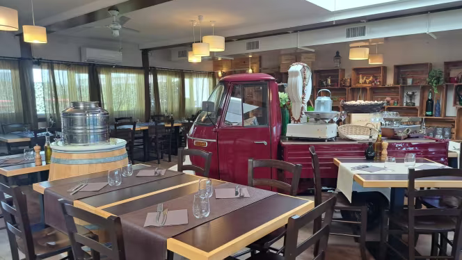 Au Premier Étage - 0